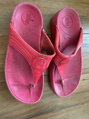 Fitflop Women's Bright Pink Thong Sandals